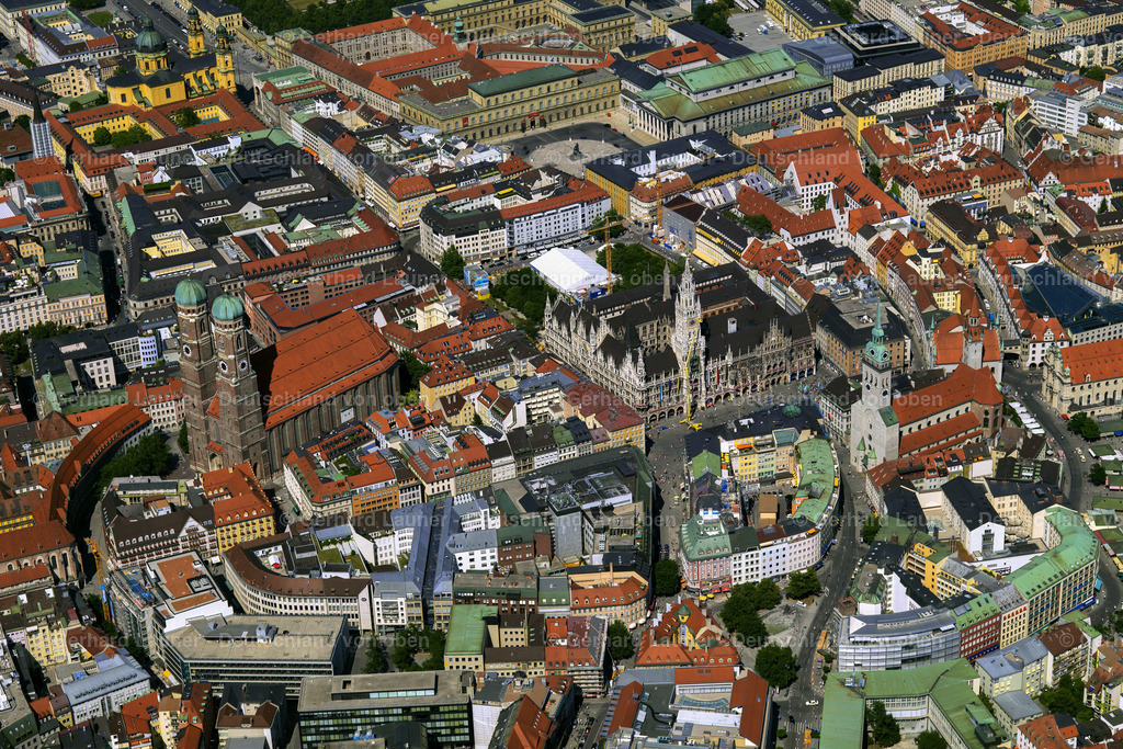2695269 | München Zentrum mit Frauenkirche und Rathaus