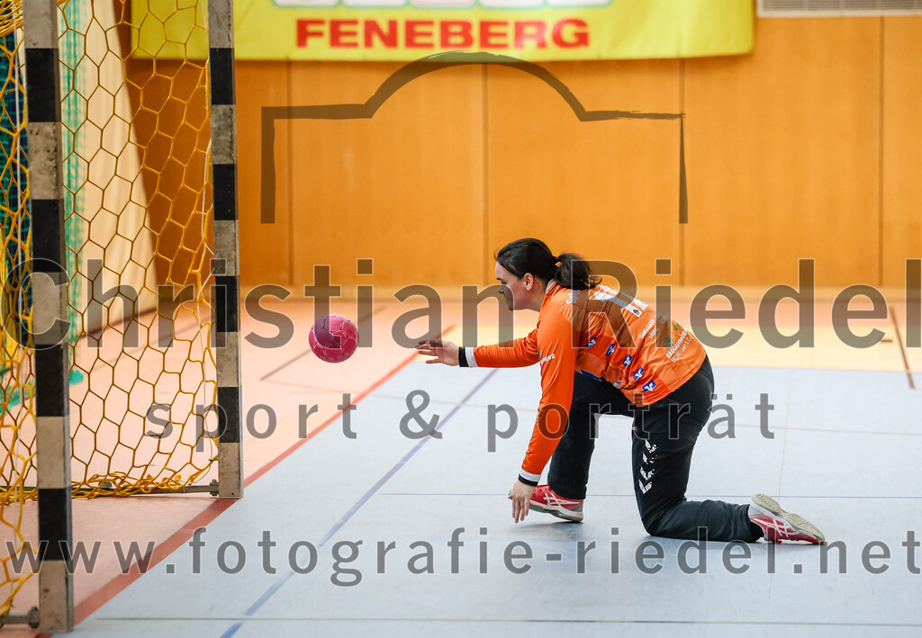 2024-03-23_054_SpVgg_Altenerding_II_gegen_ETSV_09_Landshut | Erding, Deutschland, 23.03.2024:
Handball, Bezirksliga Frauen Altbayern 2023 / 2024, 19. Spieltag, SpVgg Altenerding II gegen ETSV 09 Landshut, Endergebnis: 22:18

Torfrau Anna-Lena Schmitt (SpVgg Altenerding, #12)

Foto: Christian Riedel / fotografie-riedel.net
