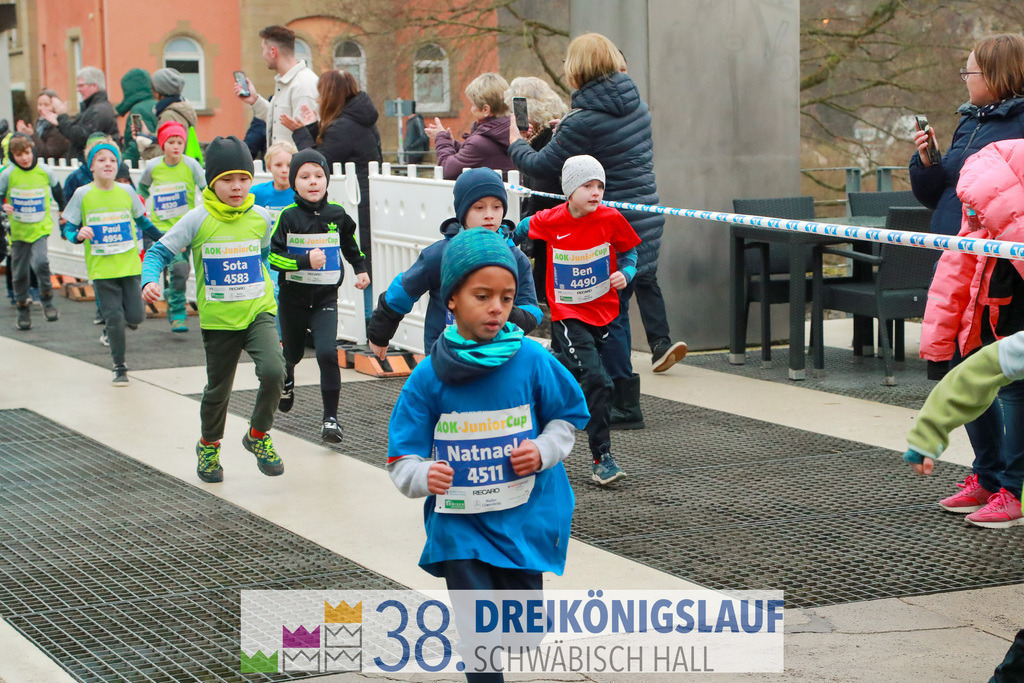 400m AOK Junior Cup | 3 Koenigslauf 2024 400m AOK Junior Cup - Realisiert mit Pictrs.com