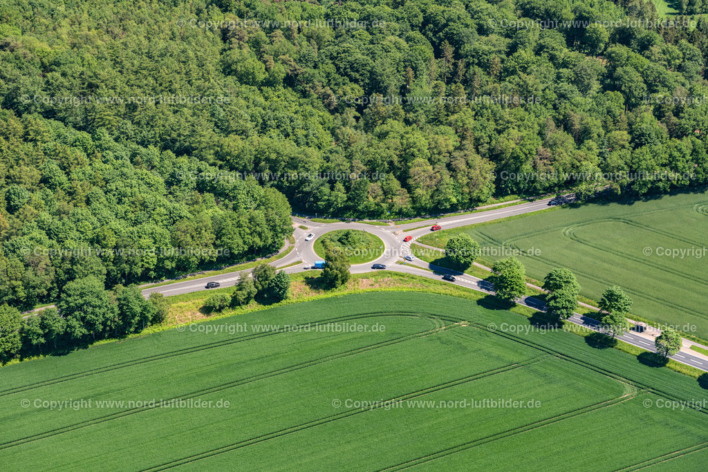 Harsefeld_Kreisel_Ohrensen_ELS_7371030622 | BARGSTEDT 03.06.2022 Kreisel an der Straße L123 in Bargstedt im Bundesland Niedersachsen, Deutschland. // Topp on street L123 in Bargstedt in the state Lower Saxony, Germany. Foto: Martin Elsen
