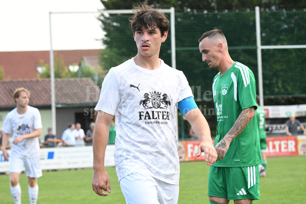SpVgg Niederalteich : TSV Regen | Lukas Koller (Kapitän TSV Regen) - Realisiert mit Pictrs.com