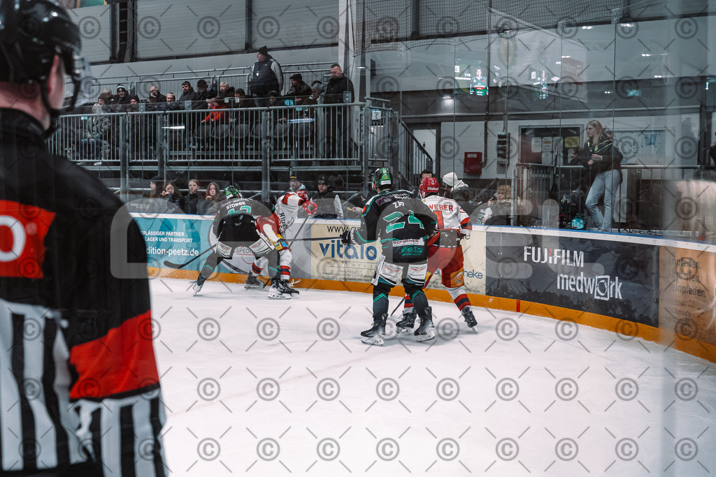 Alligators_vs_Deggendorf_30_11_2025-092 | Höchstadt Alligators Fotogalerie: Eishockey-Action aus Franken. Professionelle Spielfotos, Portraits & Stadionbilder zum Download. Jetzt entdecken! - Realized with Pictrs.com