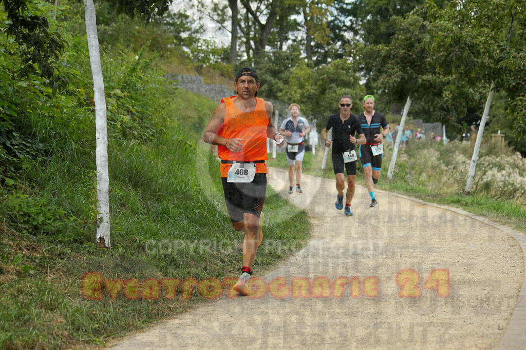 250824_1351_EX1_3983 | Sportfotografie im Rhein-Sieg Kreis, Köln, Bonn, NRW, Rheinland Pfalz, Hessen, etc. Unser Tätigkeitsfeld umfasst den Laufsport vom Volkslauf über den Marathon, Duathlon, Triathon bis zum Ultralauf wie Kölnpfad Ultra oder Schindertrail.