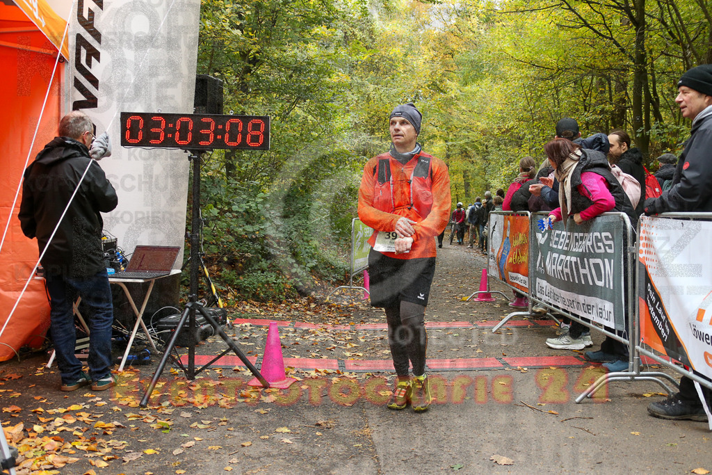 251026_1304_EX1_2419 | Sportfotografie im Rhein-Sieg Kreis, Köln, Bonn, NRW, Rheinland Pfalz, Hessen, etc. Unser Tätigkeitsfeld umfasst den Laufsport vom Volkslauf über den Marathon, Duathlon, Triathon bis zum Ultralauf wie Kölnpfad Ultra oder Schindertrail.