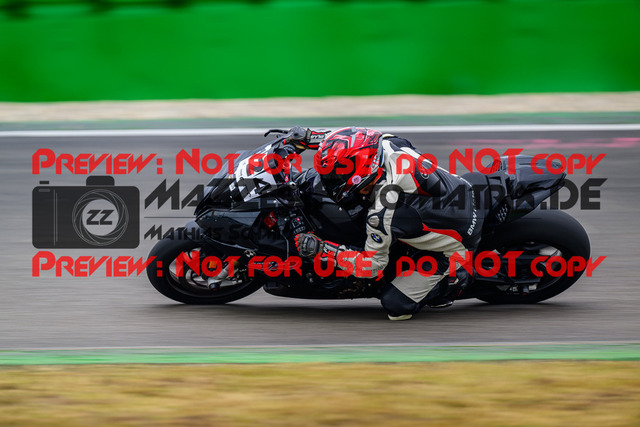 MaZZes_Fotomatrix_20240923_6007705_5369 | Fotograf Mathias Schmid
Sportfotograf,
Eventfotograf,
Hochzeitsfotograf,
Portraitfotograf