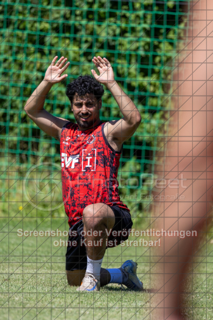 20250629_110435_1457 | #,1.Göppinger SV, Fussball, Oberliga BW - Trainingsauftakt, Saison 2025/2026, Rasensportplatz Stadion SV Göppingen, Hohenstaufenstr. 116, 73033 Göppingen, 29.06.2025 - 10:30 Uhr,Foto: PhotoPeet-Sportfotografie/Peter Harich