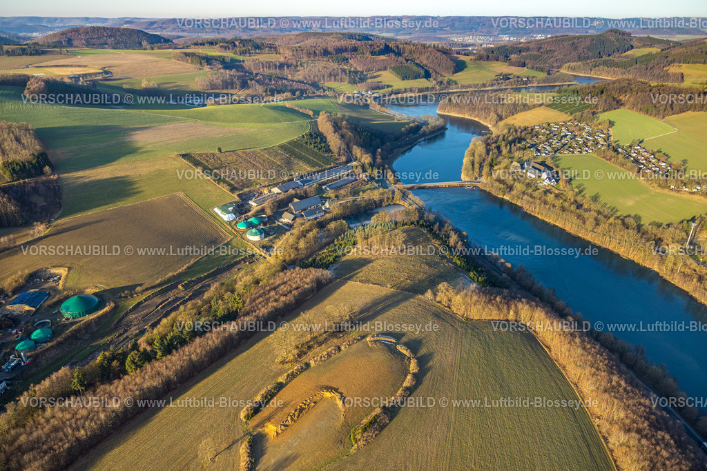 Meschede260105140 | Luftbild, Biogasanlage und Ferienhof Kotthoff, Mielinghausen, Hennesee Hennetalsprerre Südufer und Straße, Enkhausen, Meschede, Sauerland, Nordrhein-Westfalen, Deutschland