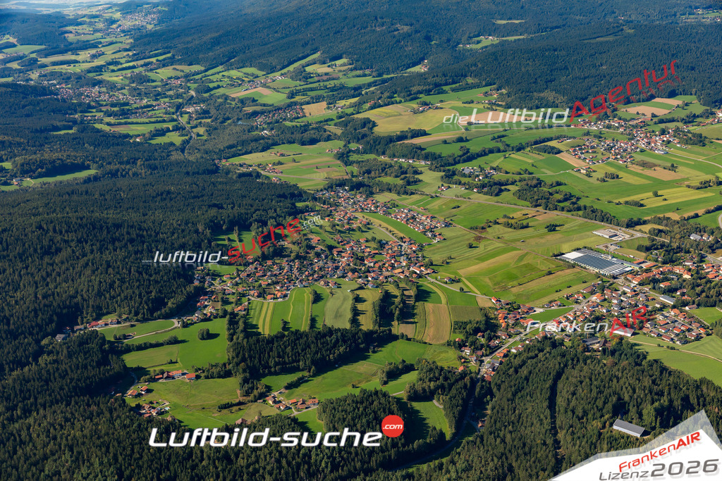 Das Luftbild der Stadt Arrach wurde 2021 vom Flugzeug heraus erstellt (keine Drohne) Aufnahmehöhe ca.450 Meter- hohe Bildauflösung und Druck-Qualität garantiert!