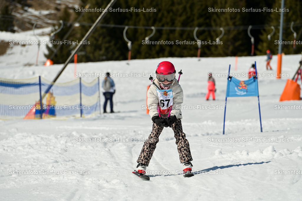 SRF_27.02.2026_970 | Skirennfotos,Serfaus,Fiss,Ladis,Kinderskirennen,Winter,Tirol,Oberland,skirace,SFL,feelfree,weil wir's genießen,ski,Ski,skifahren,Sonnenplateau, - Realisiert mit Pictrs.com