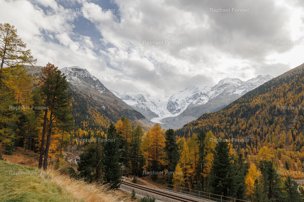 IMG_9616 | Erlebe eindrucksvolle Landschaftsfotografie aus dem Engadin und darüber hinaus. Raphael Fenner bietet zudem professionelle Fotoaufträge für Hochzeiten, Porträts und Unternehmen. Jetzt entdecken und inspirieren lassen!