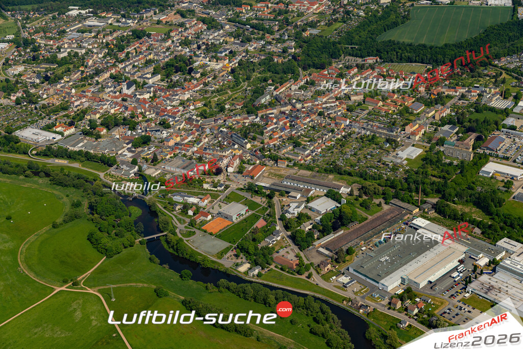 Das Luftbild der Stadt Frankenberg/Sa. wurde 2022 vom Flugzeug heraus erstellt (keine Drohnen-Aufnahmen) Aufnahmehöhe ca.450 Meter- hohe Bildauflösung und Druck-Qualität. Garantiert!