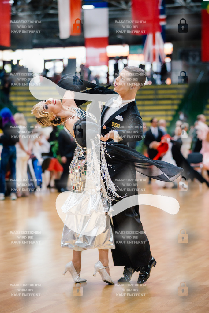 Hessen Tanzt WDSF International Open Standard 3rd (29) Romans Dobrecovs _ Violetta Levchenko (Latvia)-2025-05-17-9427 | Webshop for digital downloads and prints of dance sport, event & show photographer Julian Link - Realisiert mit Pictrs.com