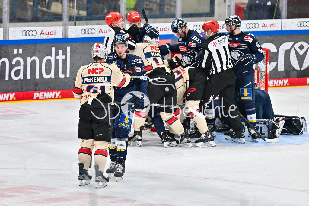 ERC Ingolstadt - Nuernberg Ice Tigers | Ein heisses Duell zwischen Ingolstat und Nuerberg / Jeremy McKENNA (Nuerberg Ice Tigers 91) und Philipp PRETO (ERC Ingolstadt 95) / DEL: ERC Ingolstadt - Nuernberg Ice Tigers, Saturn-Arena am 26.03.2025