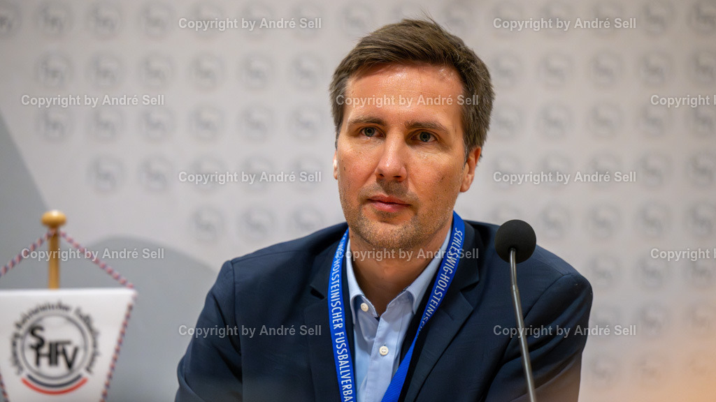 SHFV Lotto Masters 2024 | 20240113_8824, 13.01.2024, SHFV Lotto Masters 2024, Pressegespräch mit DFB-Präsident Bernd Neuendorf, SHFV-Pressesprecher Karsten Tolle - Realisiert mit Pictrs.com
