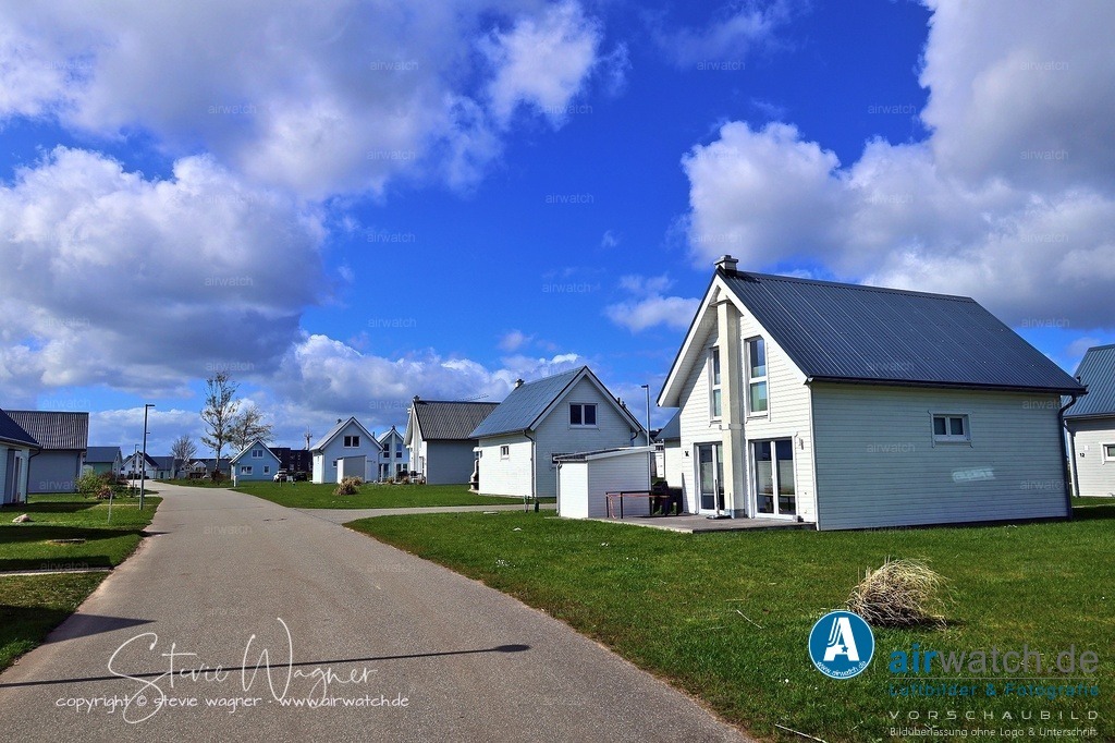 OstseeResort Olpenitz - Exklusive Ferienhäuser an der Ostseeküste | OstseeResort Olpenitz: Im Mai 2025 wurden erneut Bagger in Betrieb genommen, um 74 Wohneinheiten im Ferienpark drei am Matrosenring sowie weitere Wohnungen im Poseidon-Gebäude fertigzustellen.