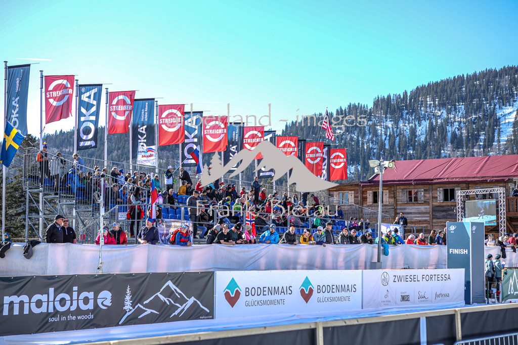 OE7A3724 | am späteren Vormittag ist die Tribüne bereits voll bestetzt