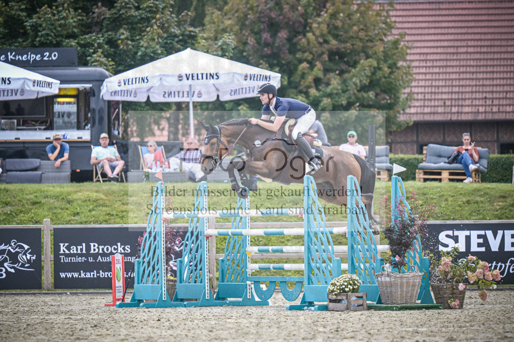 DOS_2876 | Entdecke hochwertige Reitturnierfotos von Foto Oger. Professionell, emotional und authentisch – jetzt Lieblingsmomente im Shop bestellen.Deutschlandweite Turnierfotografie. - Realisiert mit Pictrs.com