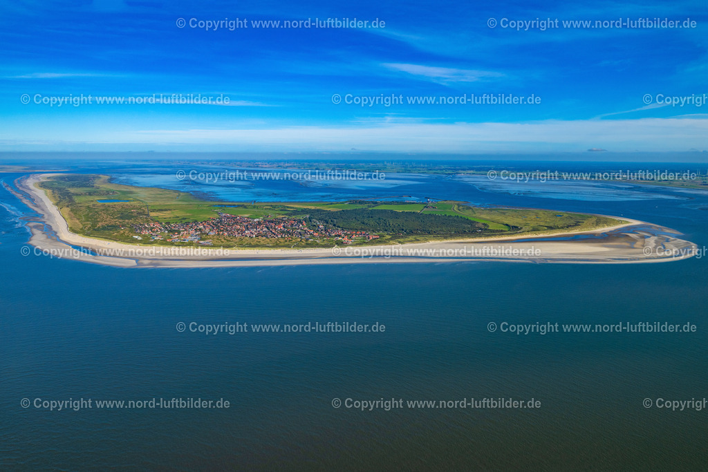 Langeoog_ELS_9668160823 | LANGEOOG 16.08.2023 Sandstrand- Landschaft an der Nordsee in Langeoog im Bundesland Niedersachsen. // Beach landscape on the North Sea in Langeoog in the state Lower Saxony. Foto: Martin Elsen