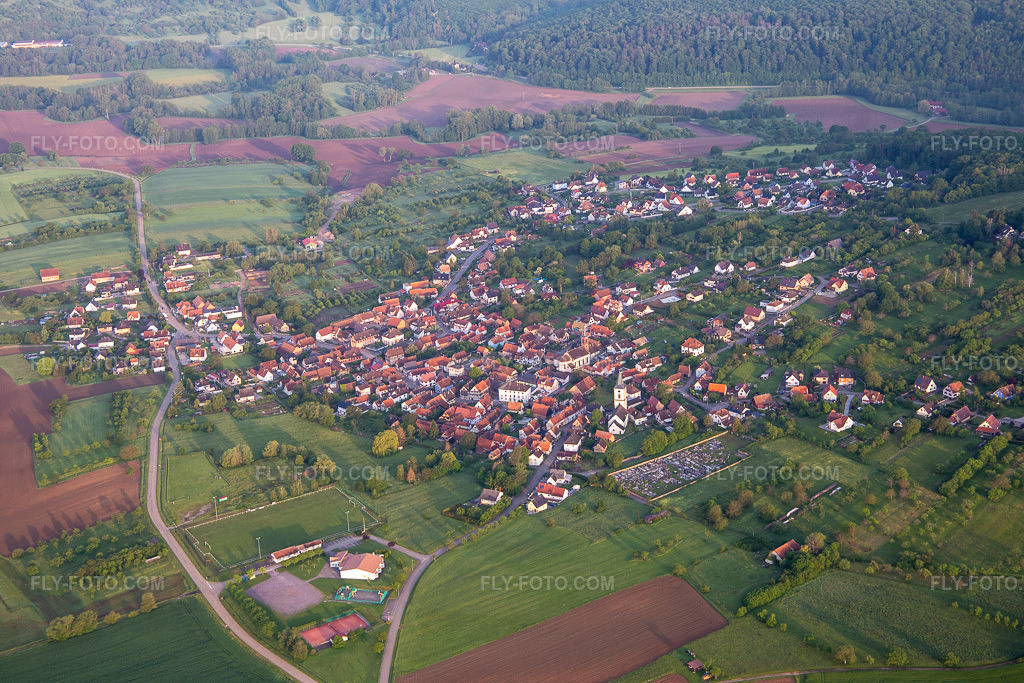 Aerial view: View of the town in Gœrsdorf in the state Bas-Rhin, France.Photo: IMG_113973.jpg taken on 05/23/2019 by Werner Riehm/FLY-FOTO.comResolution of the original: 5472 x 3648 px