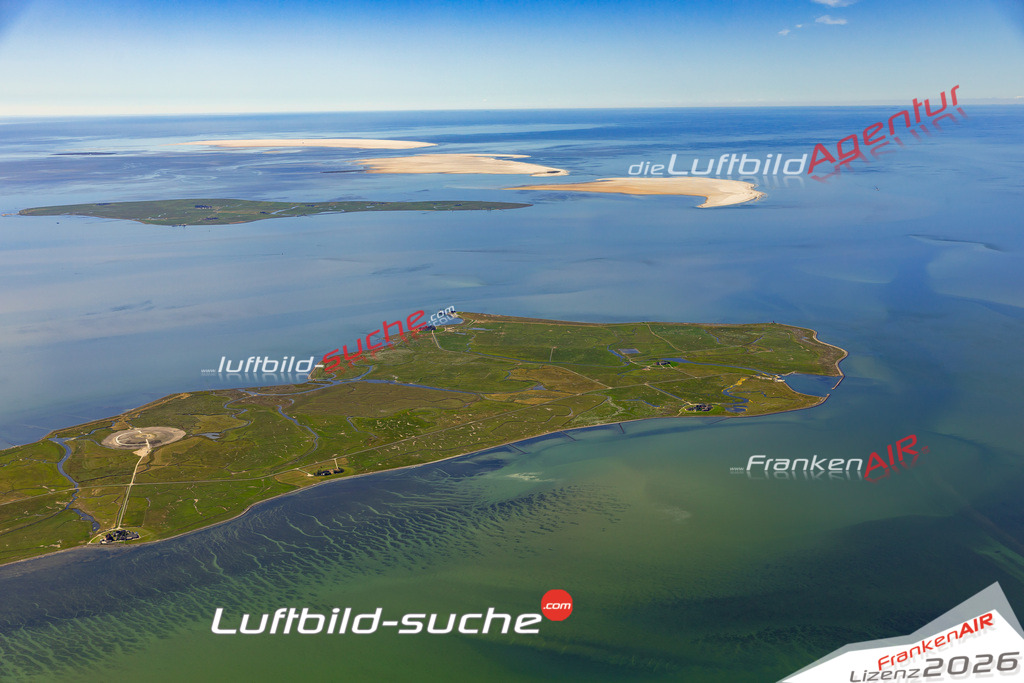 Das Luftbild der Stadt Langeneß wurde 2022 vom Flugzeug heraus erstellt (keine Drohnen-Aufnahmen) Aufnahmehöhe ca.450 Meter- hohe Bildauflösung und Druck-Qualität. Garantiert!