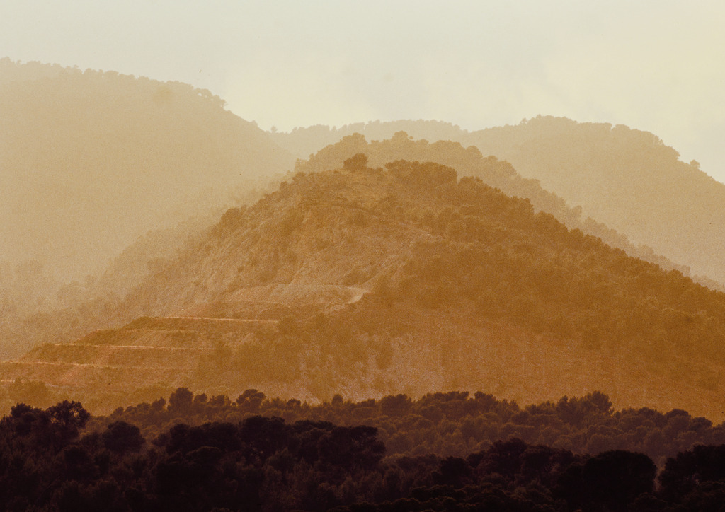 Mallorca_Soller_chaud_19138 | Berglamdschaft auf Mallorca. Soler
diesiges Abendlicht