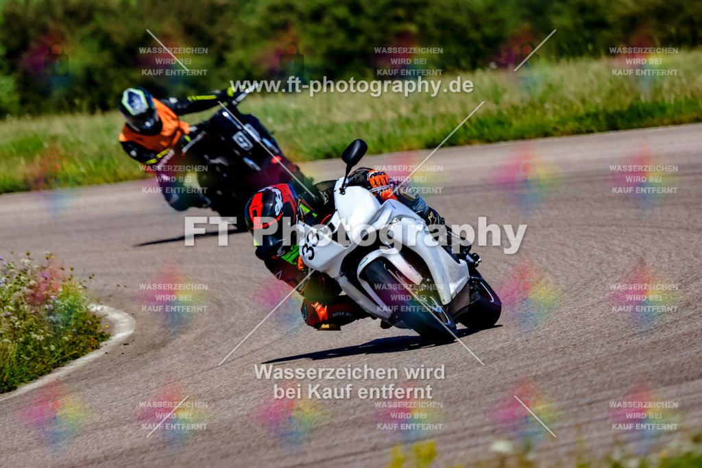 033-3244 | Hier findet Ihr Bilder von Touristenfahrten auf der Nürburgring Nordschleife oder von anderen Veranstaltungen die ich besucht habe. Viel Spass beim Durch Schauen 