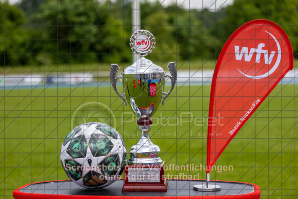 20250529_124958_0190 | #,  SGM Wendlingen-Ötlingen II (blau) vs. 1.FC Donzdorf II (schwarz), Fussball, Frauen-Bezirkspokal Finale Saison 2024/2025, Rasenplatz VfL Stadion Kirchheim, Jesinger Straße 105, 73230 Kirchheim, 29.05.2025 - 13:00 Uhr,Foto: PhotoPeet-Sportfotografie/Peter Harich