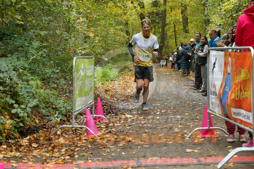 251026_1217_EX1_0025 | Sportfotografie im Rhein-Sieg Kreis, Köln, Bonn, NRW, Rheinland Pfalz, Hessen, etc. Unser Tätigkeitsfeld umfasst den Laufsport vom Volkslauf über den Marathon, Duathlon, Triathon bis zum Ultralauf wie Kölnpfad Ultra oder Schindertrail.