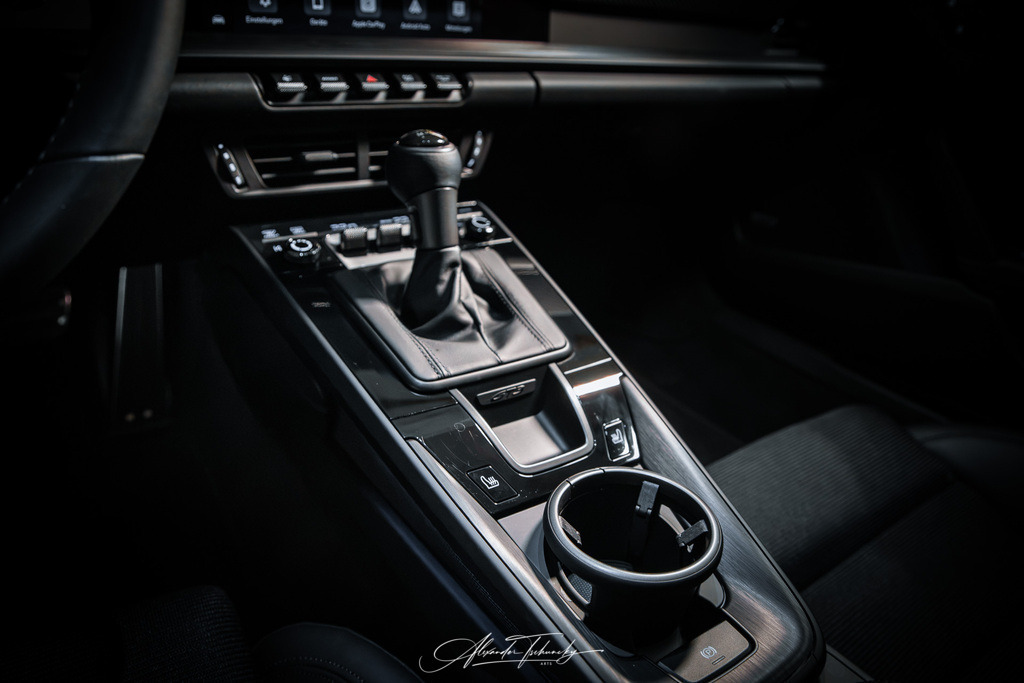 911 GT3 Touring Arlogrünmetallic | Entdecken Sie die faszinierende Welt von Alexander Tschuncky Arts: Kreative Fotografie, atemberaubende Automobilkunst und hochwertiger Bilderdruck. Lassen Sie sich inspirieren! - Realisiert mit Pictrs.com