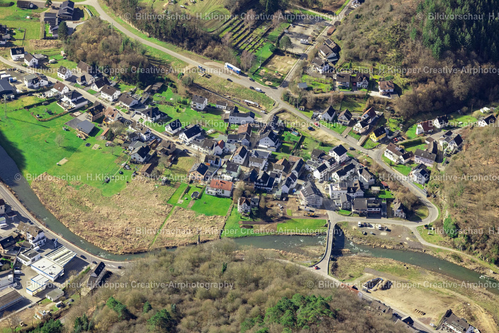 Luftbilder Ahrbrück-9876 | Luftbildfotografie Brück (Ahr) Wiederaufbau nach der Hochwasserkatastrophe im Ahrtal im Bundesland Rheinland-Pfalz, Deutschland - Realisiert mit Pictrs.com