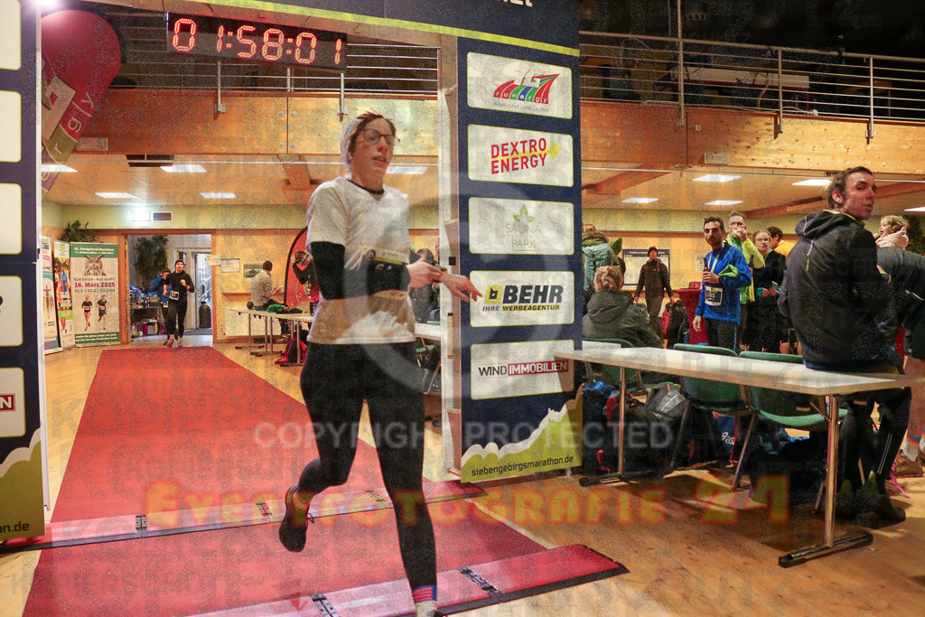241208_1123_EX1_5196 | Sportfotografie im Rhein-Sieg Kreis, Köln, Bonn, NRW, Rheinland Pfalz, Hessen, etc. Unser Tätigkeitsfeld umfasst den Laufsport vom Volkslauf über den Marathon, Duathlon, Triathon bis zum Ultralauf wie Kölnpfad Ultra oder Schindertrail.