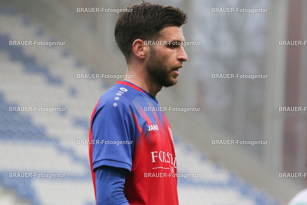 15.11.2025 KFC Uerdingen - SPVG Schonnebeck | Krefeld, Deutschland, 15.11.2025:Mohamed Yassin Benslaiman Benktib (KFC Uerdingen) schaut während des Oberliga Niederrhein Spiels zwischen KFC Uerdingen  - Spvg Essen Schonnebeck am 15.11. 2025 im Krefelder Grotenburg - Stadion in Krefeld, Deutschland. (Foto Ralph Görtz / Brauer-Fotoagentur)