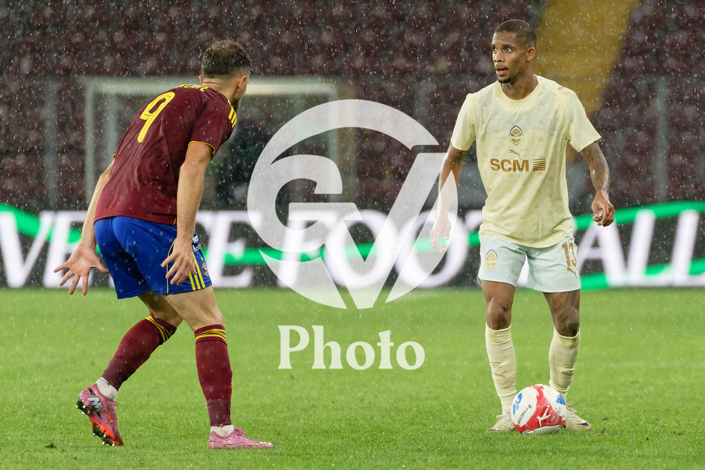 UEFA Conference League Play-offs 2nd leg - Servette FC v FC Shakhtar Donetsk | Pedro Henrique (13 FC Shakhtar Donetsk) Miroslav Stevanovic (9 Servette FC) battle for the ball (duel)  during the UEFA Conference League Play-offs 2nd leg match between Servette FC and FC Shakhtar Donetsk at Stade de Geneve in Geneva, Switzerland