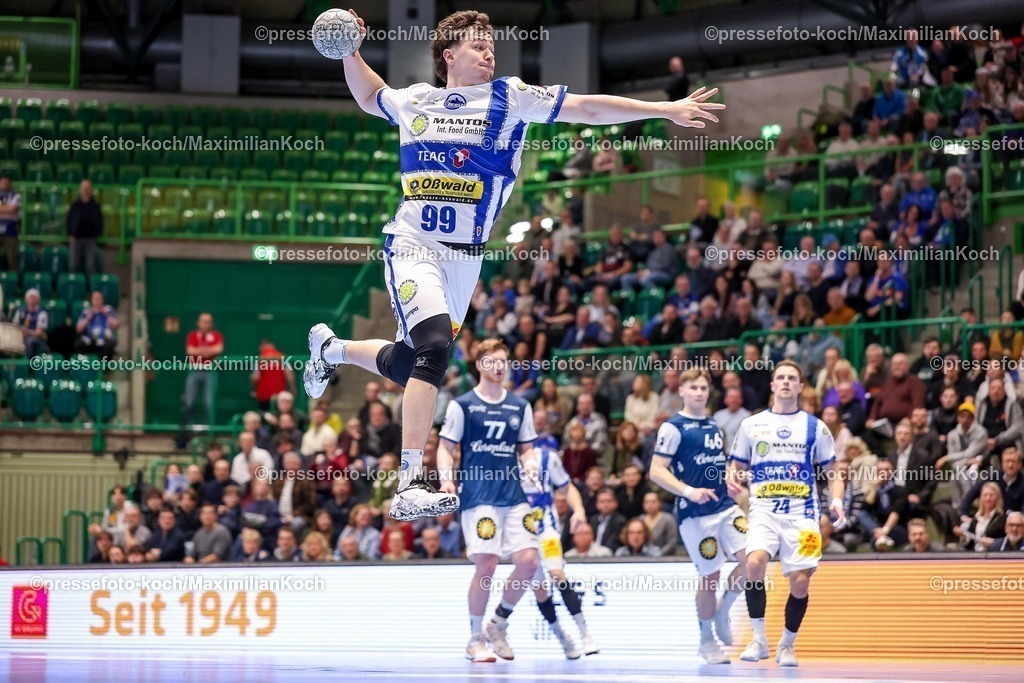 BHC11122501038 | 11.12.2025, Handball, HBL, Bergischer HC - ThSV Eisenach, Unihalle Wuppertal: Tillmann Leu (Eisenach #99) wirft auf das Tor 