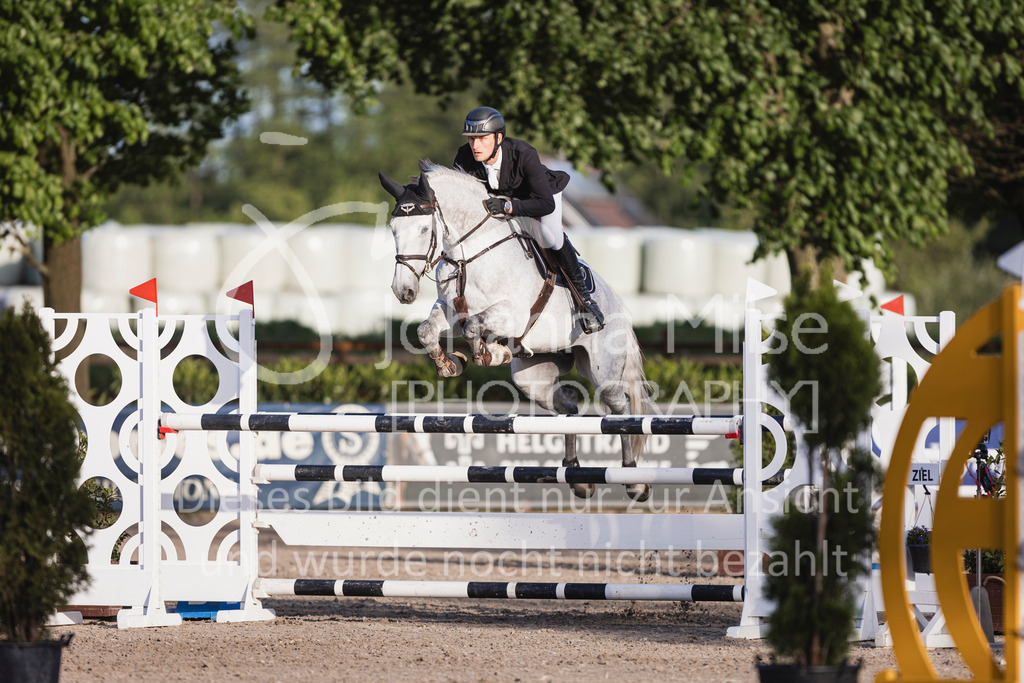 250506_Mühlen_Youngster-M-632 | Deine schönsten Turniermomente als professionelle Fotos! Entdecke hochwertige Pferdesport-Fotografie im Online-Shop. Jetzt Fotos finden & bestellen!
