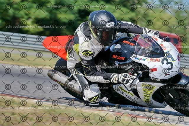 25bt04-0150 | markuskiefer.com - Realisiert mit Pictrs.com