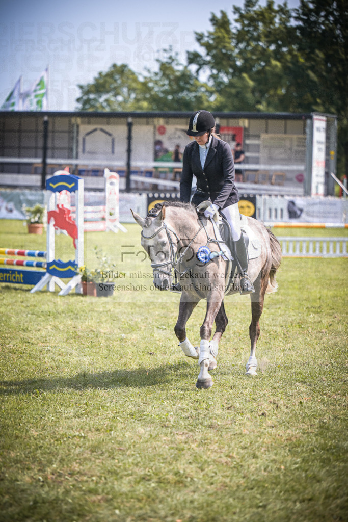 DOS_3730 | Entdecke hochwertige Reitturnierfotos von Foto Oger. Professionell, emotional und authentisch – jetzt Lieblingsmomente im Shop bestellen.Deutschlandweite Turnierfotografie. - Realisiert mit Pictrs.com