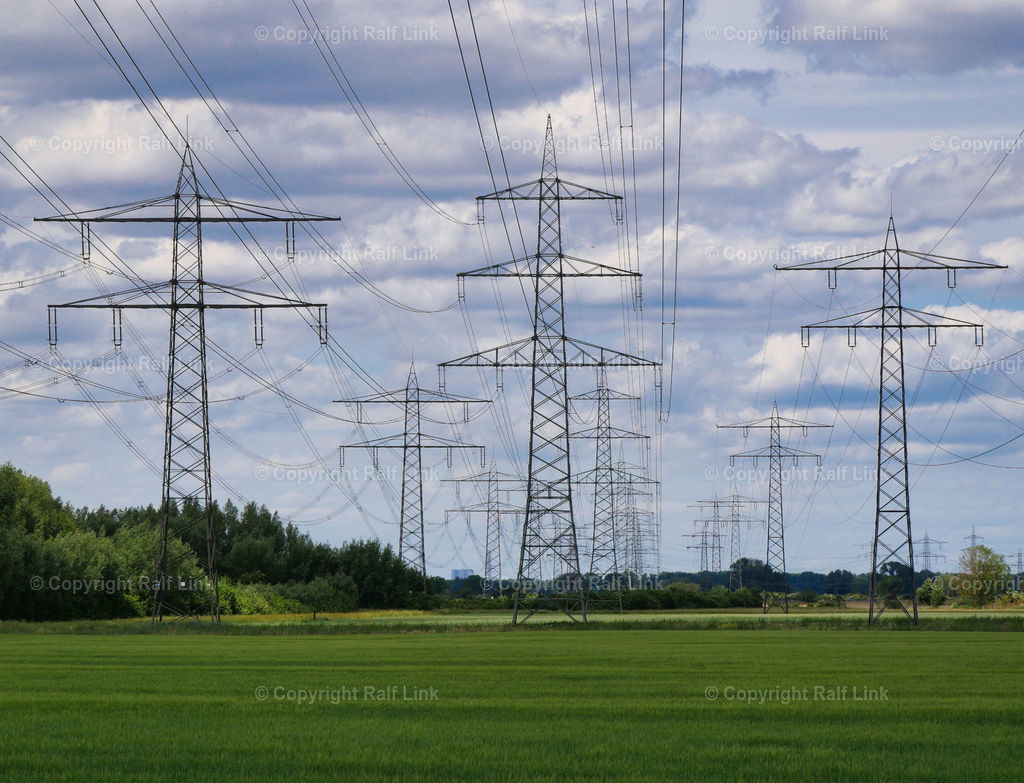 Hochspannugsmasten_02 | Stockfotos, Fotos mit Miniaturfiguren und kreativen Ideen. Dabei auch vieles aus der Metropolregion Rhein-Neckar. 
