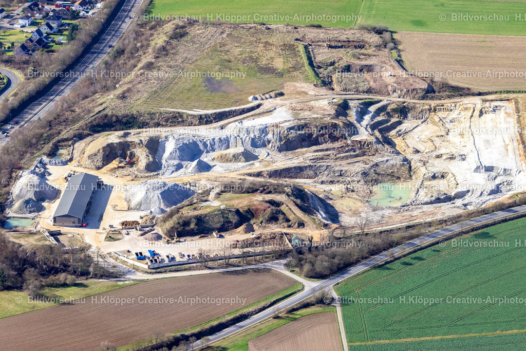 Luftbilder Mechernich-9836 | Luftbildfotografie Gelände und Abraum- Flächen des Sand- Tagebau an der Straße K10 in Mechernich im Bundesland Nordrhein-Westfalen, Deutschland - Realisiert mit Pictrs.com