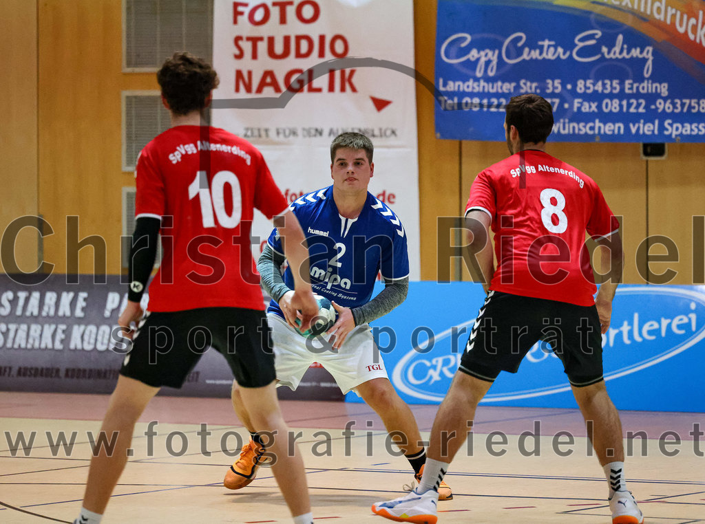 2022-11-19_076_SpVgg_Altenerding_gegen_TG_Landshut_II | Erding, Deutschland, 19.11.2022:
Handball, Bezirksoberliga Männer 2022 / 2023, 9. Spieltag, SpVgg Altenerding gegen TG Landshut II, Endergebnis: 33:31

Tim Steininger (SpVgg Altenerding, #10), Leonardo Kajic (TG Landshut, #2), Simon Rüdiger (SpVgg Altenerding, #8)

Foto: Christian Riedel / fotografie-riedel.net