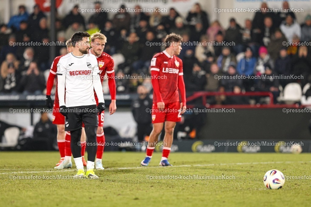 xKWIx01022601063 | 01.02.2026, xKWIx, Fußball, 3. Liga, SC Verl - VfB Stuttgart II, Sportclub Arena: Berkan Taz (SC Verl #10) beim Elmeter zum 4:0 Photo: xKamilxWilkowskixPressefotoKochx