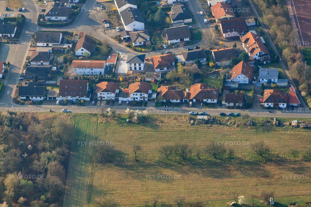 Am Hirschgragben | Luftbild: Am Hirschgragben in Lingenfeld im Bundesland Rheinland-Pfalz in Deutschland. Foto: IMG_49315.jpg vom 28.03.2012 durch Werner Riehm/FLY-FOTO.de - Realisiert mit Pictrs.com