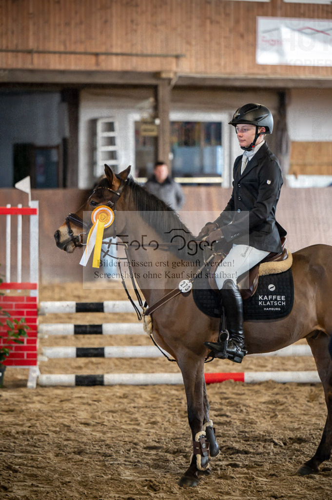 Hallenreittunier Voxtrup 2023 | Entdecke hochwertige Reitturnierfotos von Foto Oger. Professionell, emotional und authentisch – jetzt Lieblingsmomente im Shop bestellen.Deutschlandweite Turnierfotografie. - Realisiert mit Pictrs.com