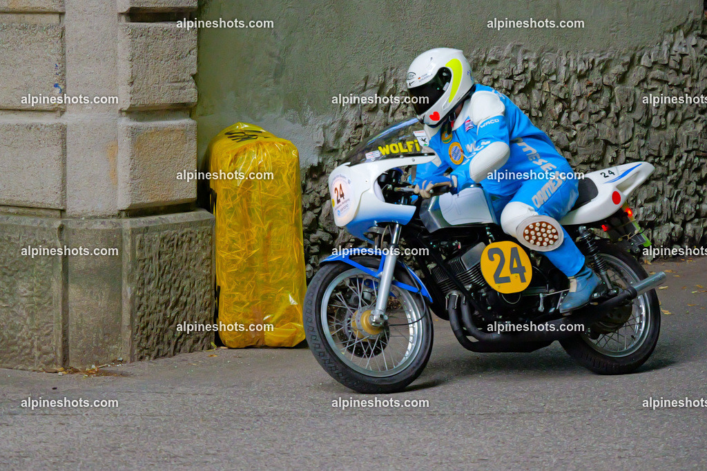 P1015458 | Erleben Sie atemberaubende, hochqualitative Fotos Ihrer Fahrt entlang der malerischen Alpenstraßen. Besuchen Sie alpineshots.com, um professionelle Aufnahmen Ihrer unvergesslichen Reise zu finden und zu kaufen - Realisiert mit Pictrs.com