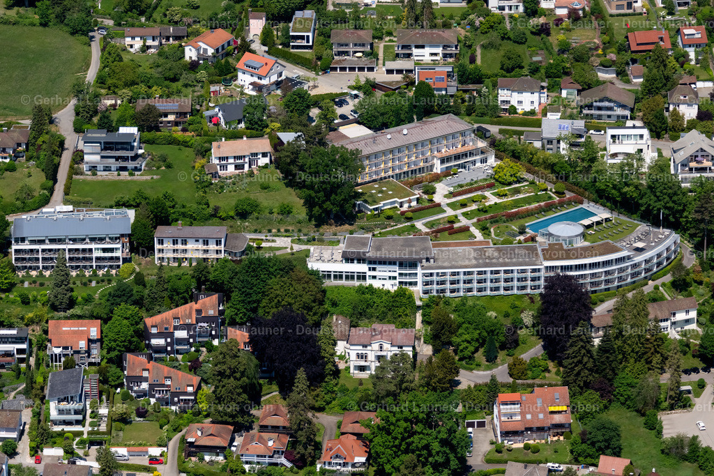 4027648 | ÜBERLINGEN 17.05.2020 Klinikgelände des Rehabilitationszentrums der Rehaklinik " Buchinger Wilhelmi " an der Straße Auf dem Stein in Überlingen am Bodensee im Bundesland Baden-Württemberg, Deutschland. Weiterführende Informationen bei: Buchinger Wilhelmi Development &amp; Holding GmbH,  Überlingen Marketing und Tourismus GmbH. // Hospital grounds of the rehabilitation center " Buchinger Wilhelmi " on street Auf dem Stein in Ueberlingen at Bodensee in the state Baden-Wuerttemberg, Germany. Further information at: Buchinger Wilhelmi Development &amp; Holding GmbH,  Ueberlingen Marketing und Tourismus GmbH. Foto: Gerhard Launer