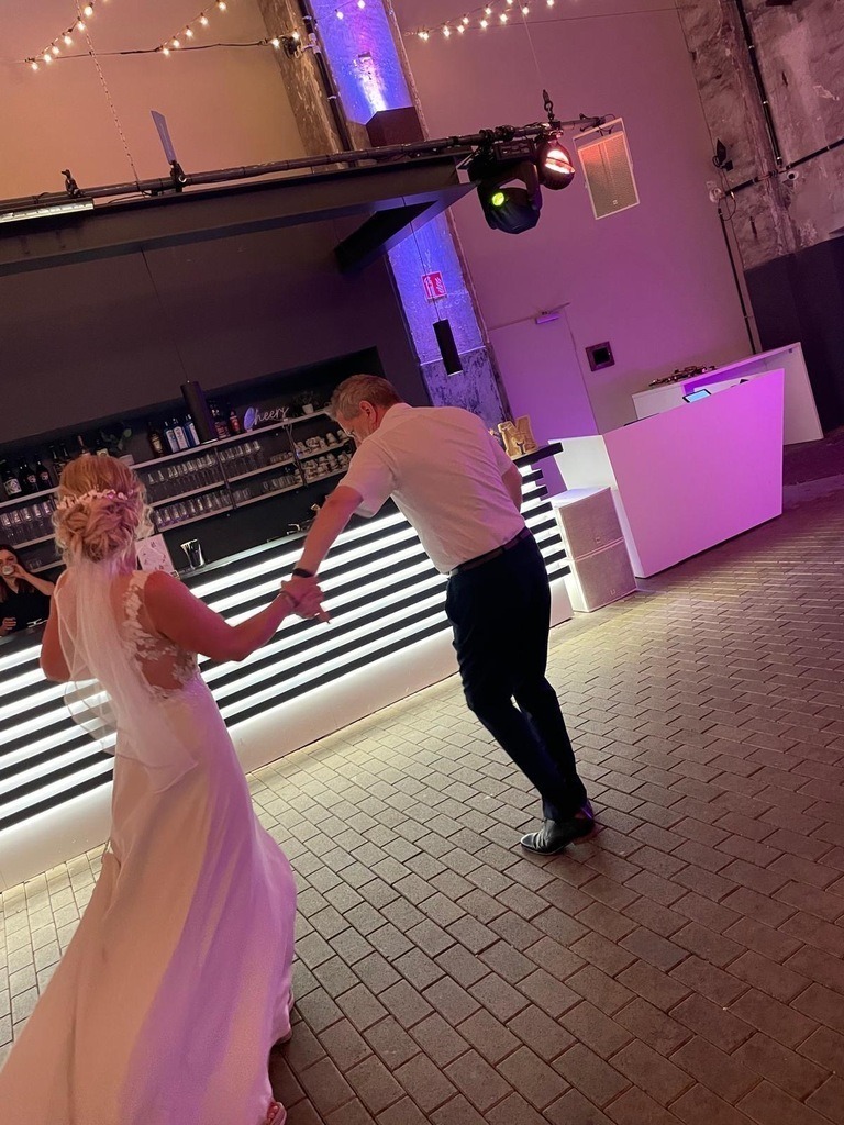 bc58253e-4f60-40cf-becb-1e3623e96b8a | traudl_s_fotos