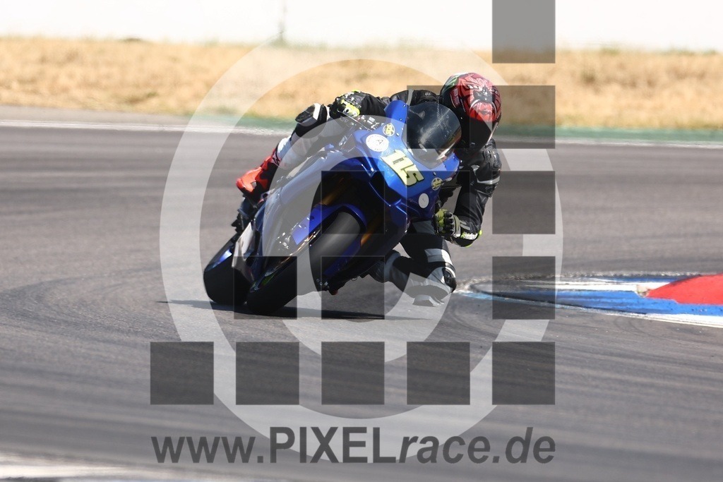 0115-20250704_01653 | Schöne Erinnerungen an spannende Momente - das festzuhalten ist unser Job. PIXELrace.de ist seit 2003 auf den Rennstrecken Europas unterwegs um die Action draußen beim Fahren und die wunderbare Stimmung imm Fahrerlager für euch einzufangen.