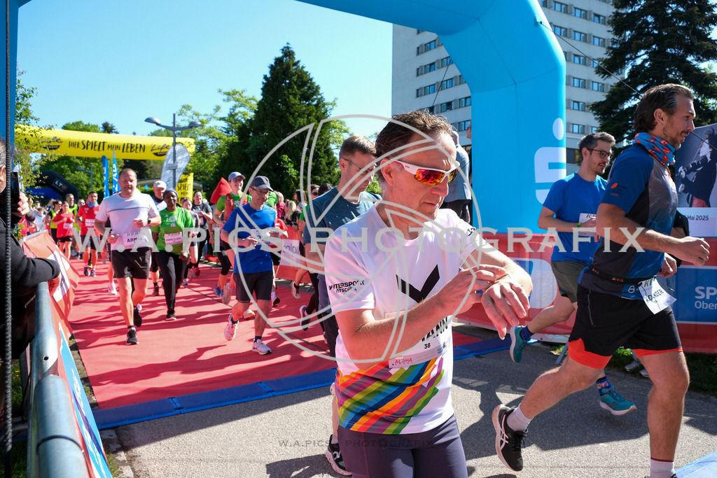 ..... | LINZ,AUSTRIA,27.April 24, Int. 3 Brückenlauf Linz  , Image shows: Photo: WAPICS / Michael ring