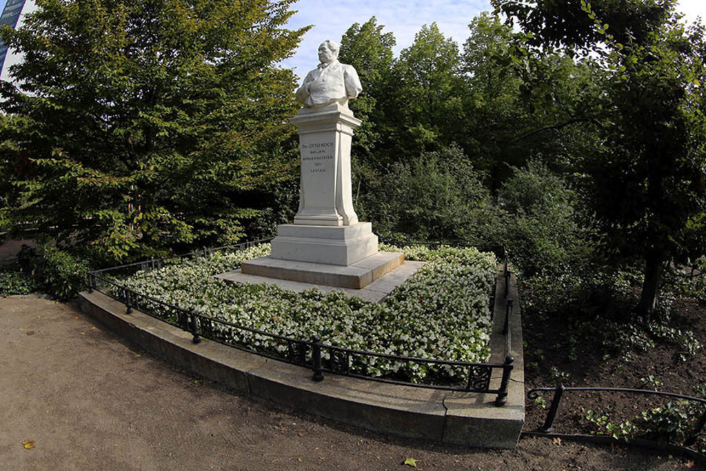 Otto-Koch-Denkmal | Das Team hinter BILDLEXIKON LEIPZIG bündelt historische wie aktuelle Informationen über die Stadt Leipzig in Text und Bild auf einer Plattform und stellt diese der interessierten Öffentlichkeit zur Verfügung.