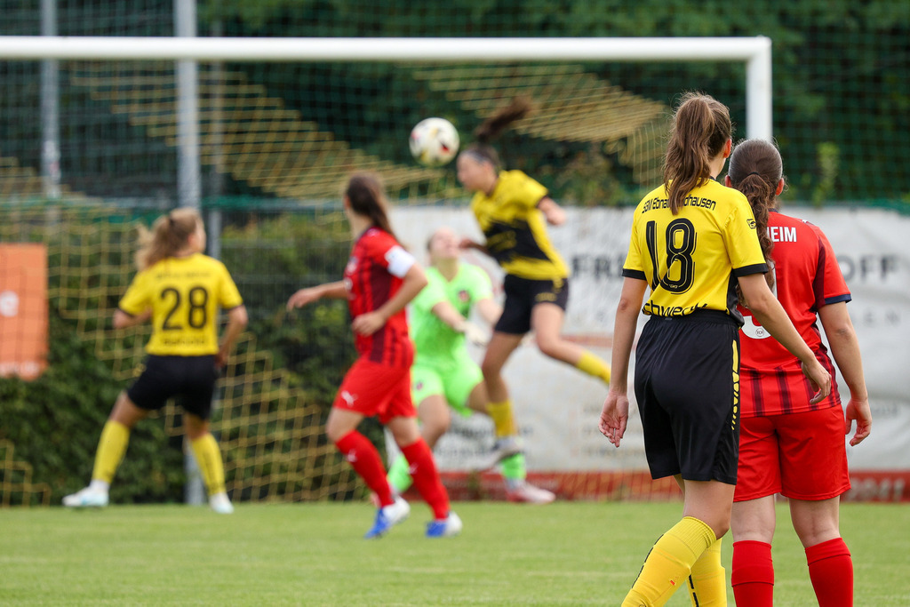 Fußball I FRAUEN I Saison 2025-2026 I Freundschaftsspiel I SGM Ebnat-Waldhausen - 1FC Heidenheim 1846 2 I_250823_4168 | Fotopresso – Sportfotografie in Heidenheim & Umgebung. Professionelle Sportfotografie für unvergessliche Momente. Dynamische Action-Shots, emotionale Szenen & hochwertige Bilder. - Realisiert mit Pictrs.com